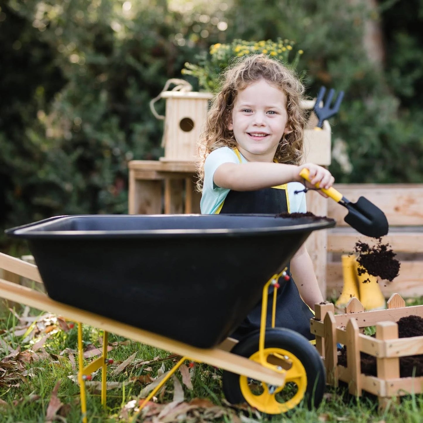 Stanley Jr. Kids Wheelbarrow